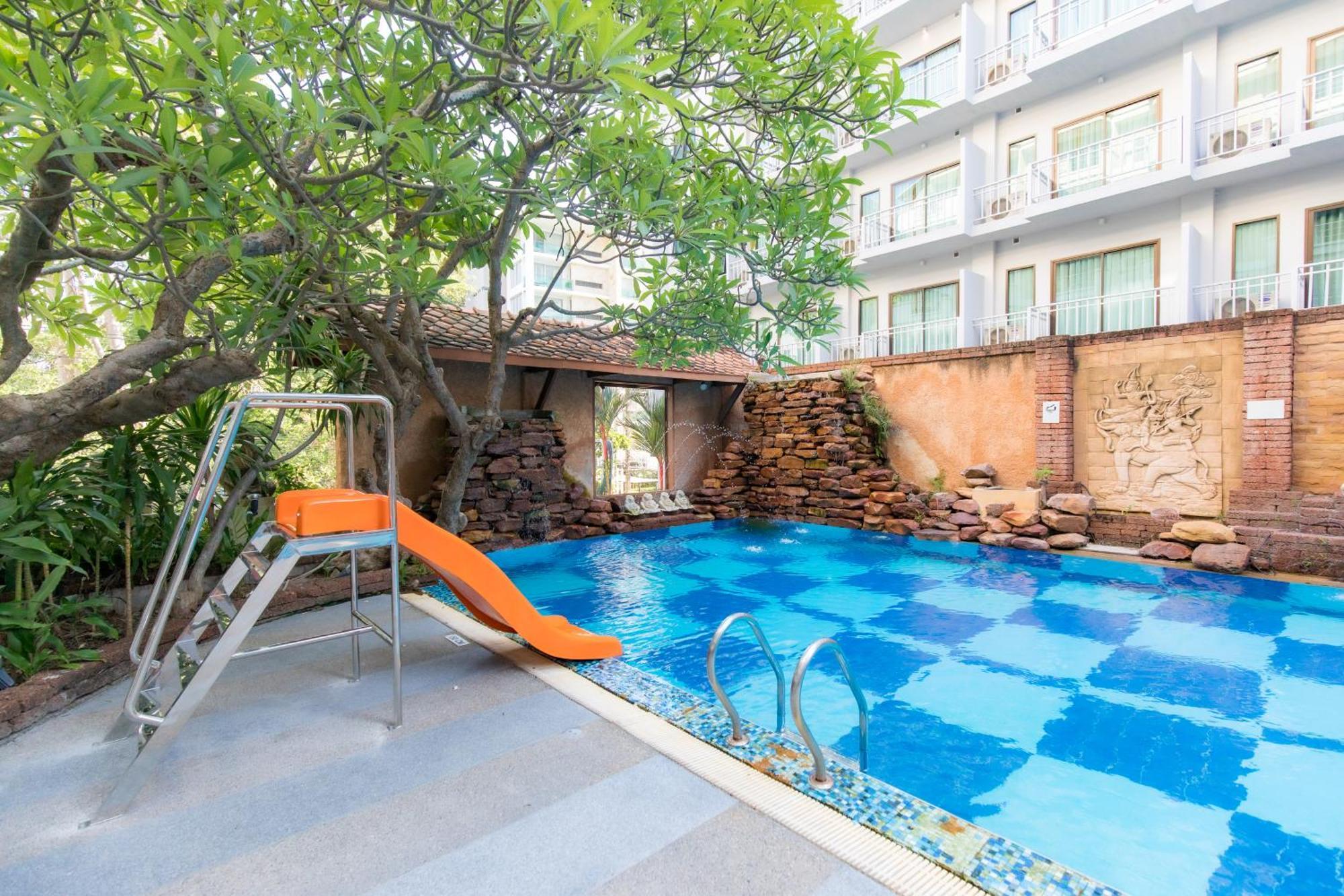 Bella Villa Prima Pattaya Exteriör bild
